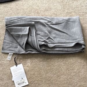 Lululemon all that shimmers gray scarf nwt